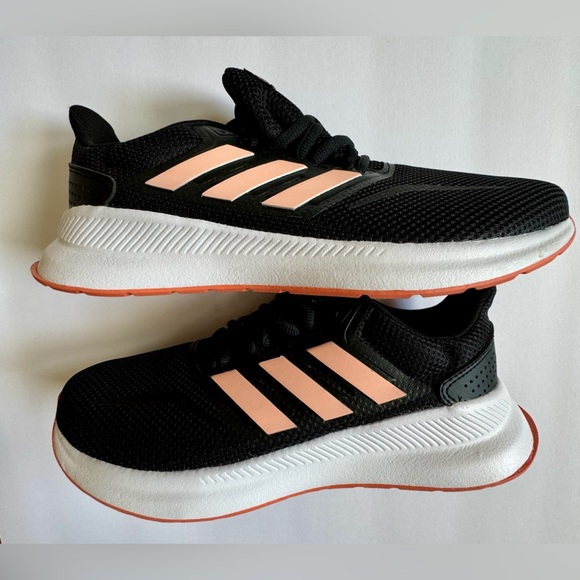 New Adidas Tennis Shoes - Picture 4 of 7